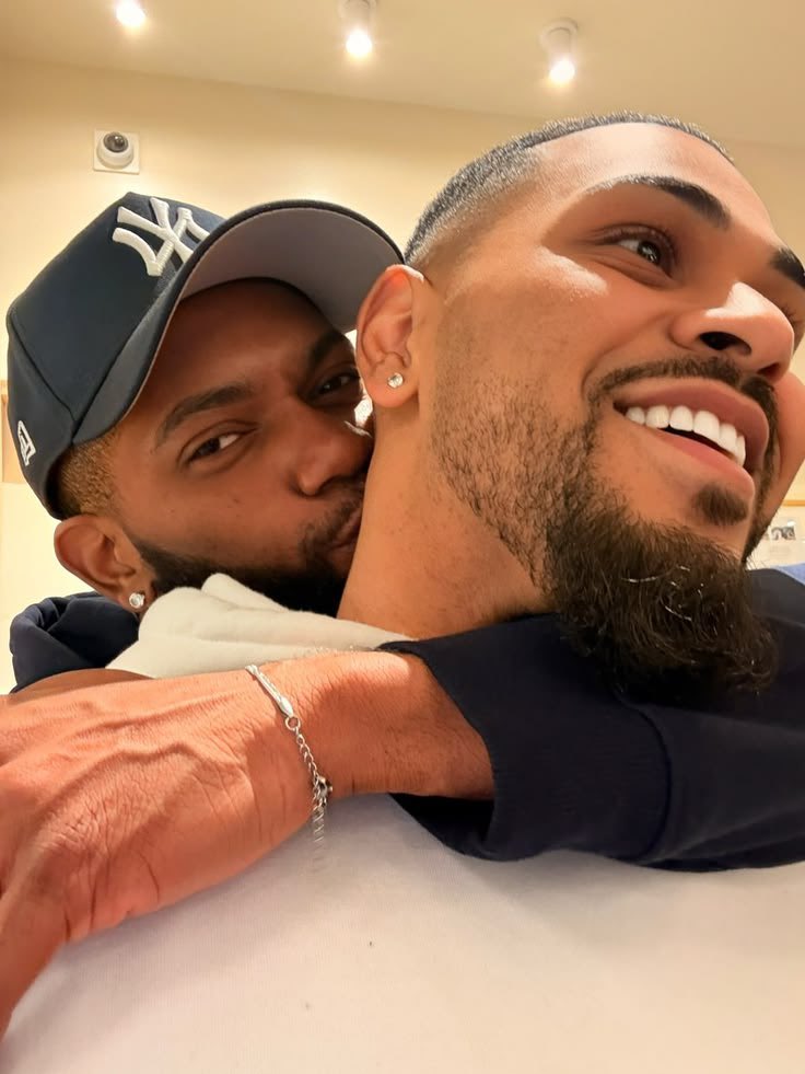 BenjaminOkpe2's tweet photo. May your next chapter begin with the love you’ve always deserved.

Just two bros bro-ing. I love this ❤️ https://t.co/9crsq3stTR