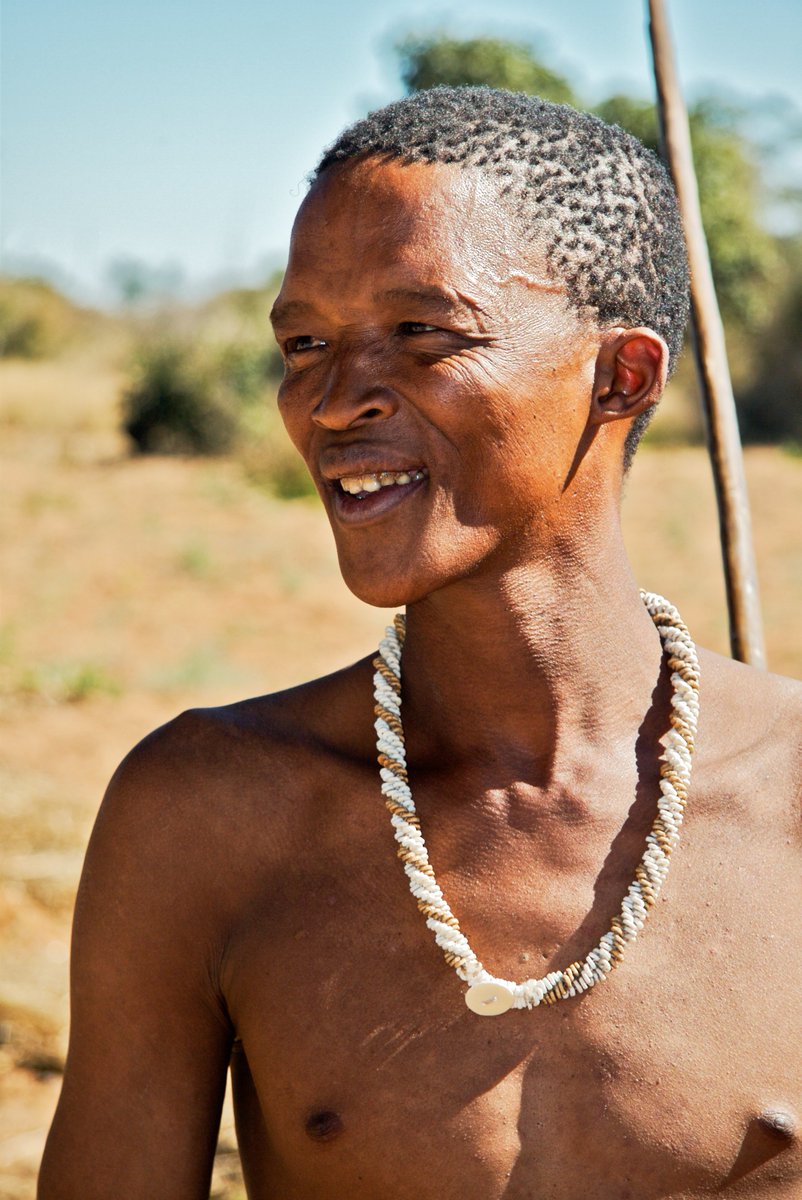 47Tolkien's tweet photo. I dont know if you guys ever realized Nelson Mandela had Khoisan ancestry(non-Bantu)
The khoisan were pushed to the Kalahari desert by the Bantus https://t.co/KlcW589t4o