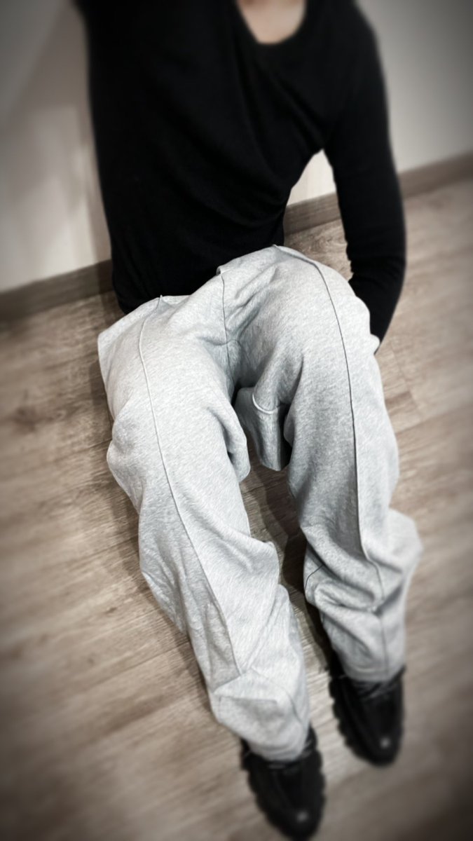 koreasaviour's tweet photo. #comfy u.u https://t.co/WsTfSnr2eH