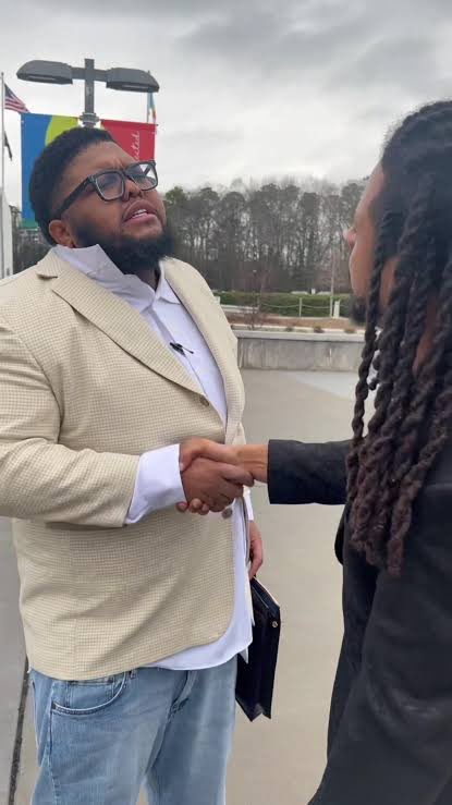 AdamThomxs's tweet photo. @traploreross His public defender https://t.co/G0ZCFGf3UJ