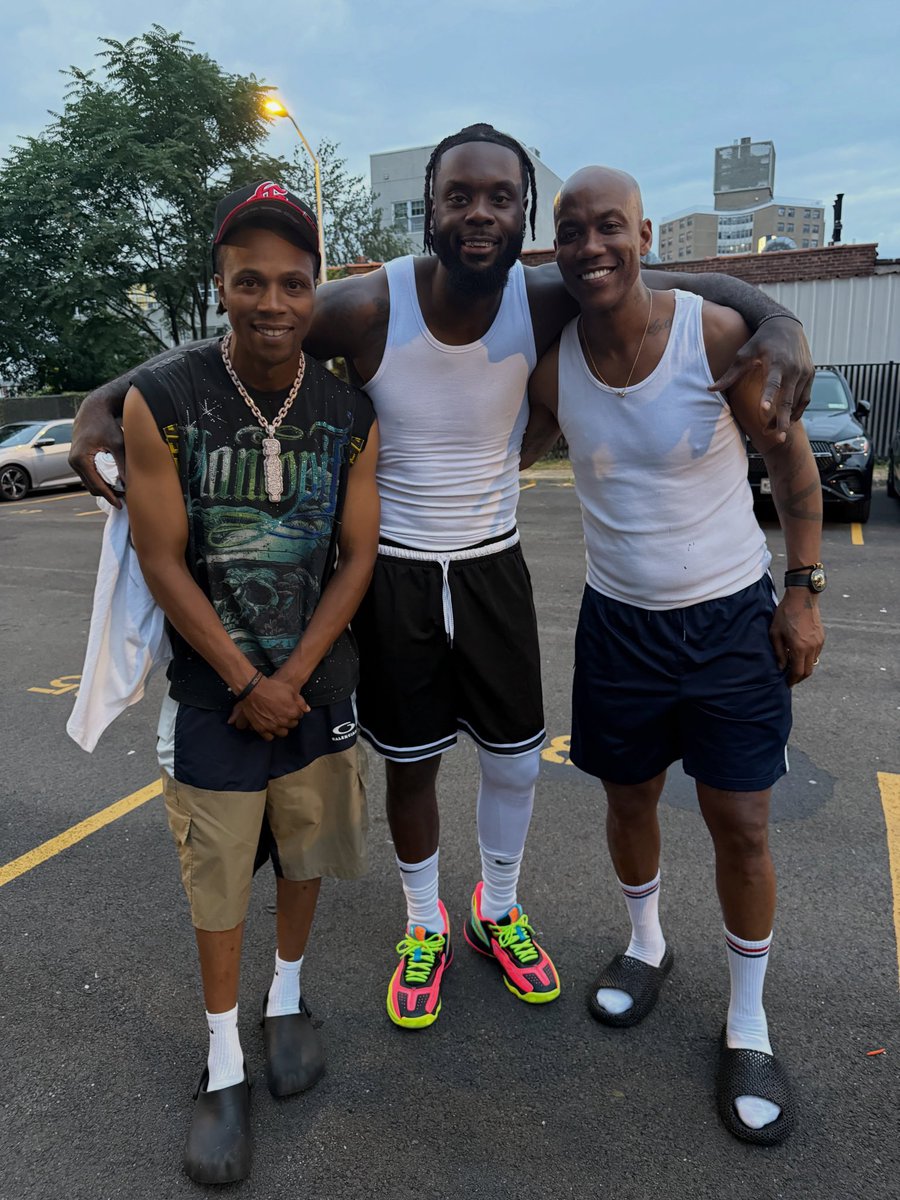 wavecheckers's tweet photo. Lance Stephenson in Coney Island with Stephon Marbury &amp; Sebastian Telfair 🗽 https://t.co/GPGBb4nUbT