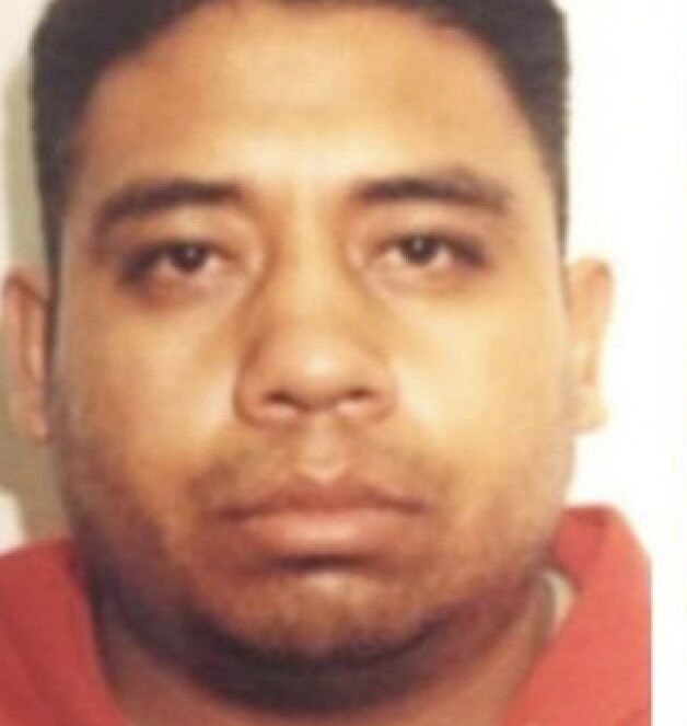 siete_letras's tweet photo. El asesinado en @A_VCarranza resultó ser hermano de Ricardo Méndez Muñoz, sentenciado por el secuestro y asesinato de 13 jóvenes sacados del bar Heaven en 2013.

Victor, la víctima de homicidio, estaba ligado a la AntiUnión. https://t.co/Mb0g8y7IOv