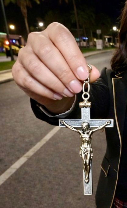 Luciawferr's tweet photo. Cuando me dicen que "Colombia es un estado laico". 

¡VIVA CRISTO REY! https://t.co/ILSdsincrR