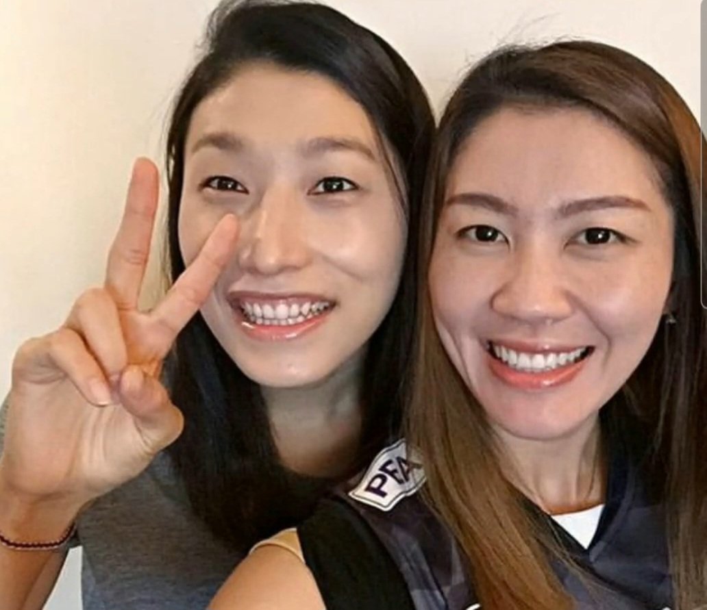 wa_sasithorn_9's tweet photo. กลับมาคบกันได้เลย คู่จิ้นคู่แรกที่ทำให้ฉันเป็นติ่งวอลเลย์บอล⭐🌙 #คิมนุช https://t.co/9P4rRQQGgt