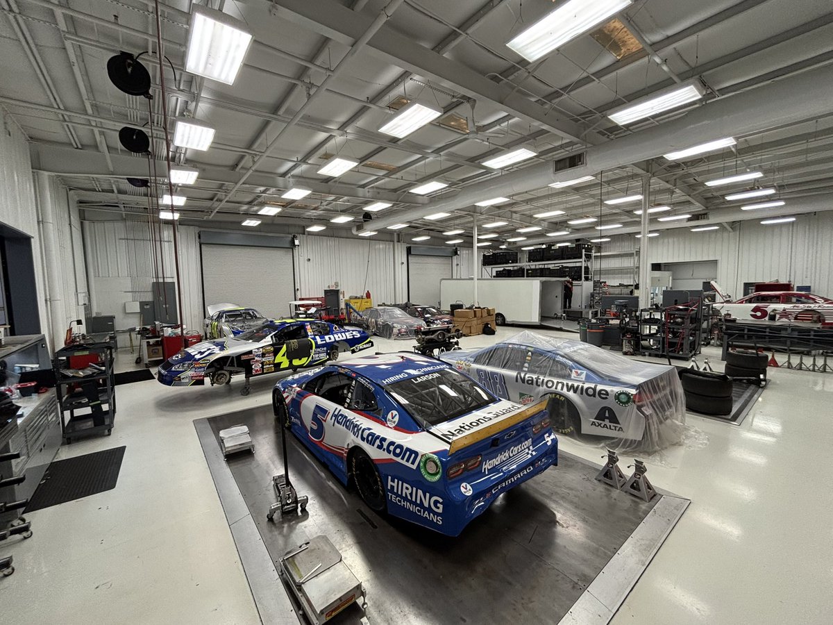 TeamHendrick's tweet photo. Sneak peak into a few historic car restorations.

Which ones do you recognize? https://t.co/EQHESx8yn6