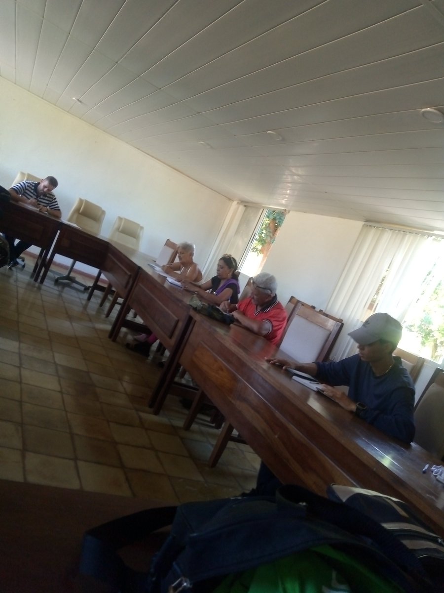 RosabelValxkit's tweet photo. Reunión del PCC  en Empresa Agropecuaria Melena https://t.co/jqLhxXmoCv
