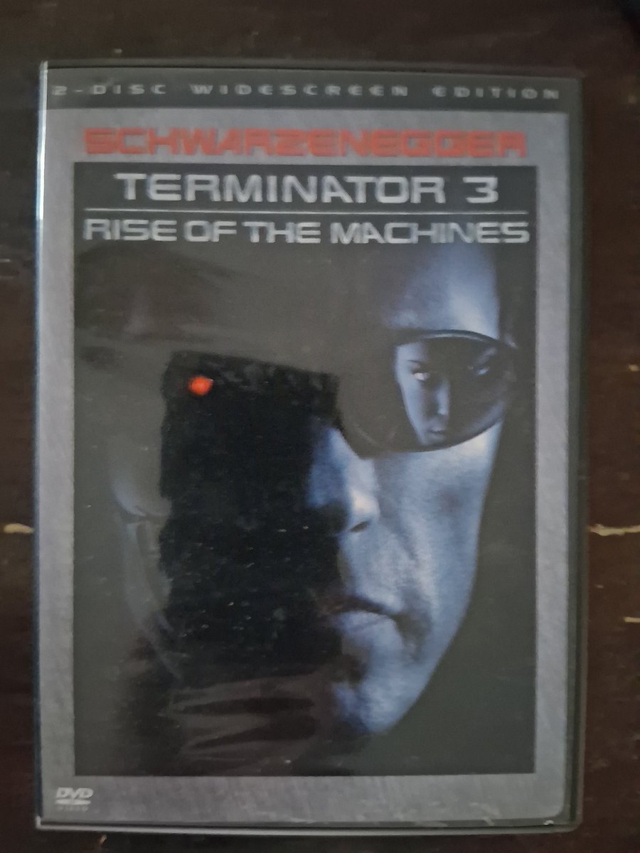 NightSlayer214's tweet photo. @Preshyxl So the movie in the Video is Terminator Dark Fate. And the OP says in the replies its Terminator 3 but they're different movies jsyk https://t.co/Rz1VBgyEh3