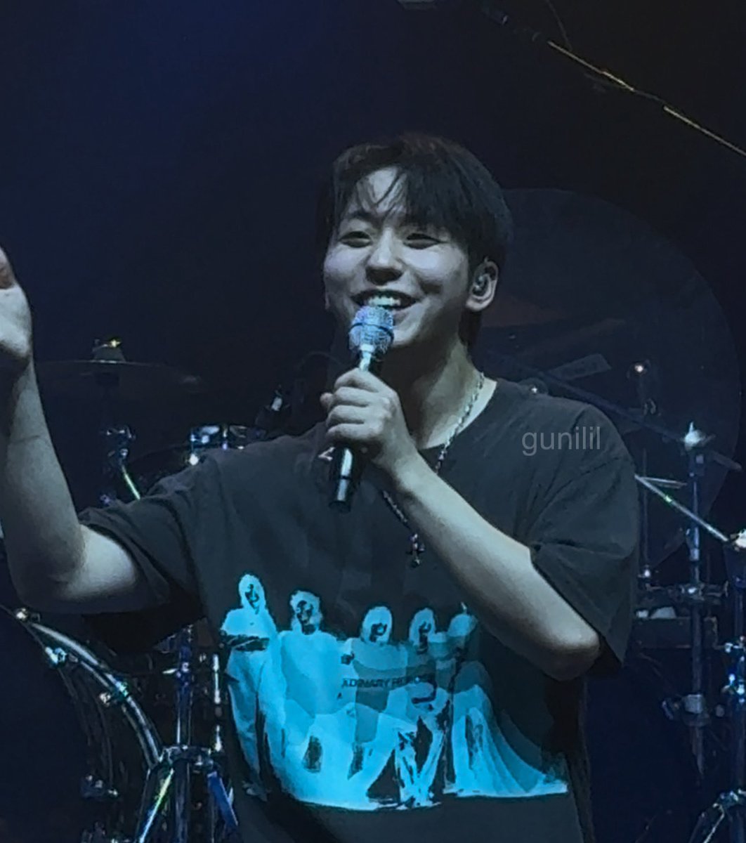 gunilil's tweet photo. i hope september is kinder to you 🩵 https://t.co/s7JFRHpBqm