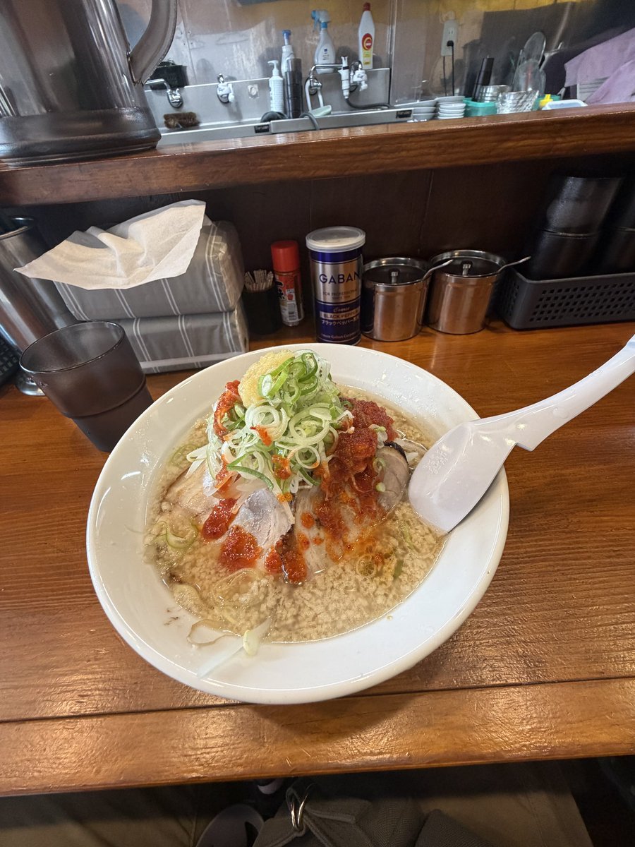 niagara_team's tweet photo. とても丁寧で美味しかった近所のラーメン屋さん
麺笑コムギの夢
海外移転の後に入ったラーメン屋さん
とんとん丸
店主の風貌はイカついのにこれまた丁寧な仕事でとても美味しい
ちょくちょく行かざるを得ないクオリティ
良い店が入った(*≧∀≦*) https://t.co/fwRFn2C4LJ