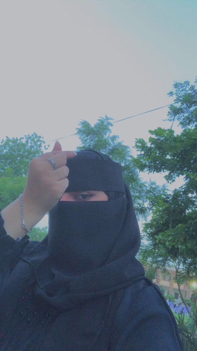 AfnanQueenea's tweet photo. نبي لما نديرر ب ايدي هكي تجيني تج��ي وتنبح🐕🤍 https://t.co/7k2uaaVPGl