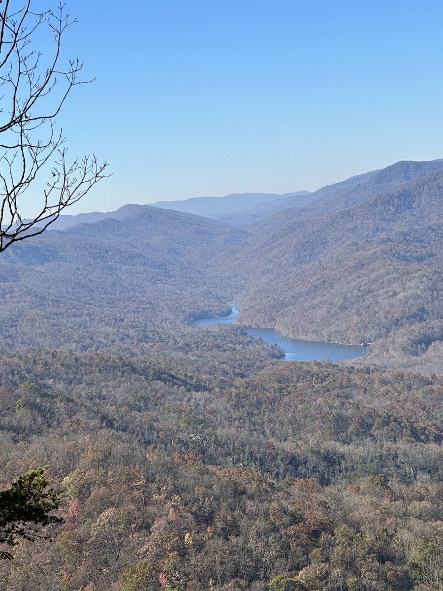 pitdoug1998's tweet photo. @MatthewLovesUSA Nice. The Smoky Mountains are prettier in W. Carolina and E. Tennessee… 

But, I live in Townsend TN. I’m approximately 8 minutes from the Townsend Wye entrance to the GSMNP. I’m a little biased to say the least! https://t.co/9dKkmZGJeH