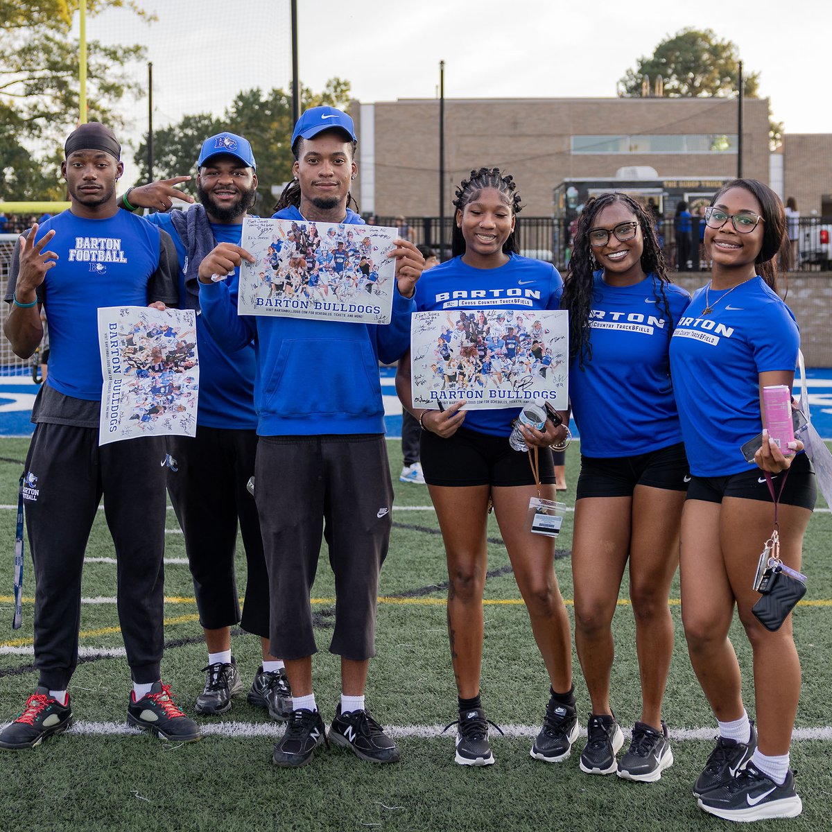 BartonAthletics's tweet photo. PLEASURE TO MEET YOU! . 📸📸📸📸 gallery of the 4⃣th annual Meet The Bulldogs night Sunday evening at Truist Stadium! . 🎉🥳👏🎈✍️ . The Bulldogs looking good kicking off the 2⃣0⃣2⃣6⃣-2⃣7⃣ school year! https://t.co/d4gITFCa4E