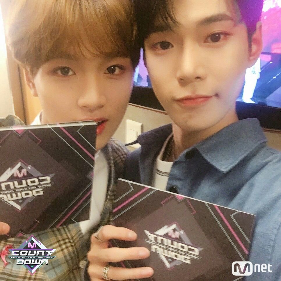 zizioloi's tweet photo. #누구보다_빠른_9월_최애_선점 https://t.co/PfC35SgsEy