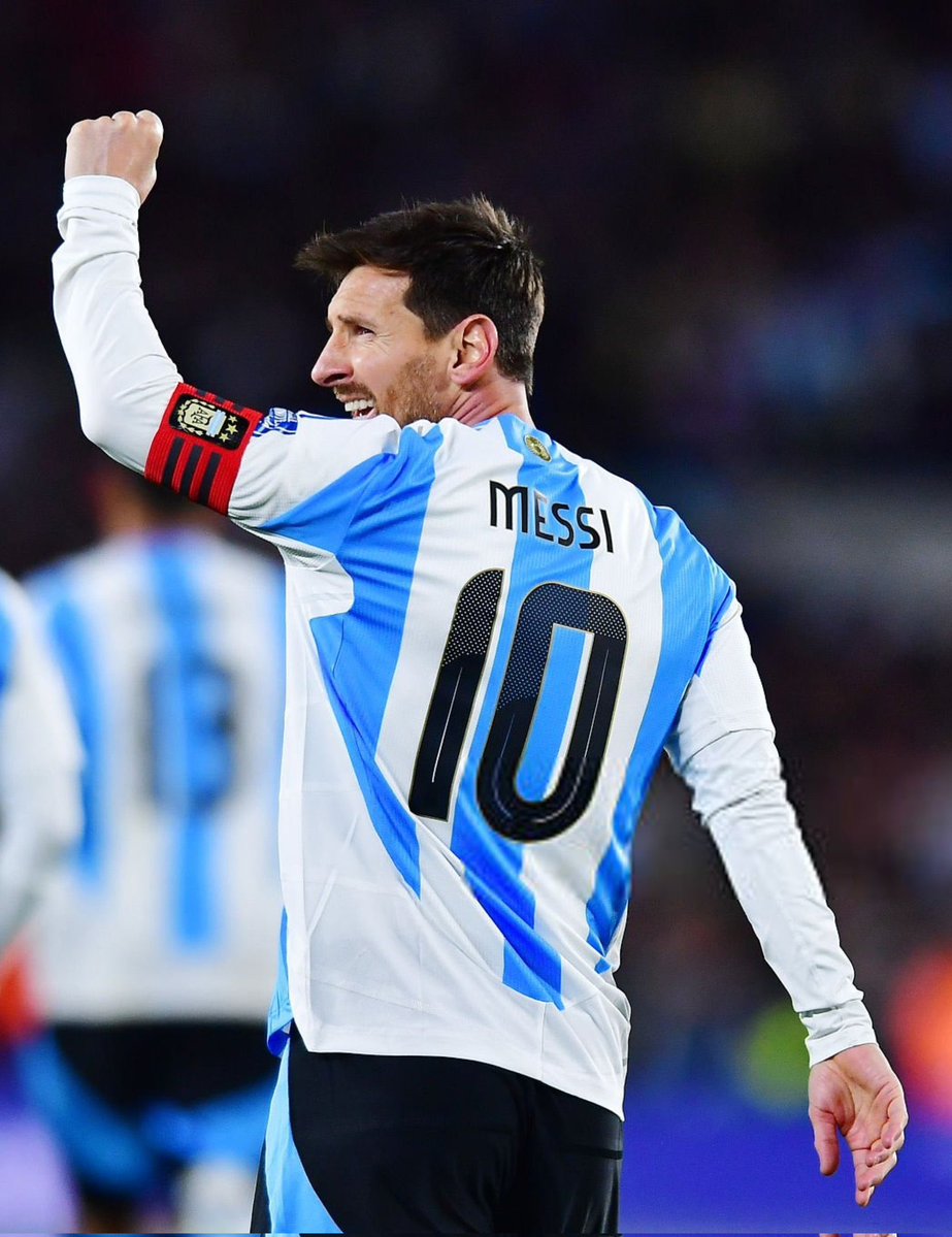 giri_leo10's tweet photo. Grew up watching you do wonders,post Barca era it’s been very difficult to watch you play every week.I thought i was ready for a life without Messi playing football but looks like I am not.I am a selfish weak hearted person who doesn’t want to see your career end,farewell idolo💔 https://t.co/C2qfbotQwZ