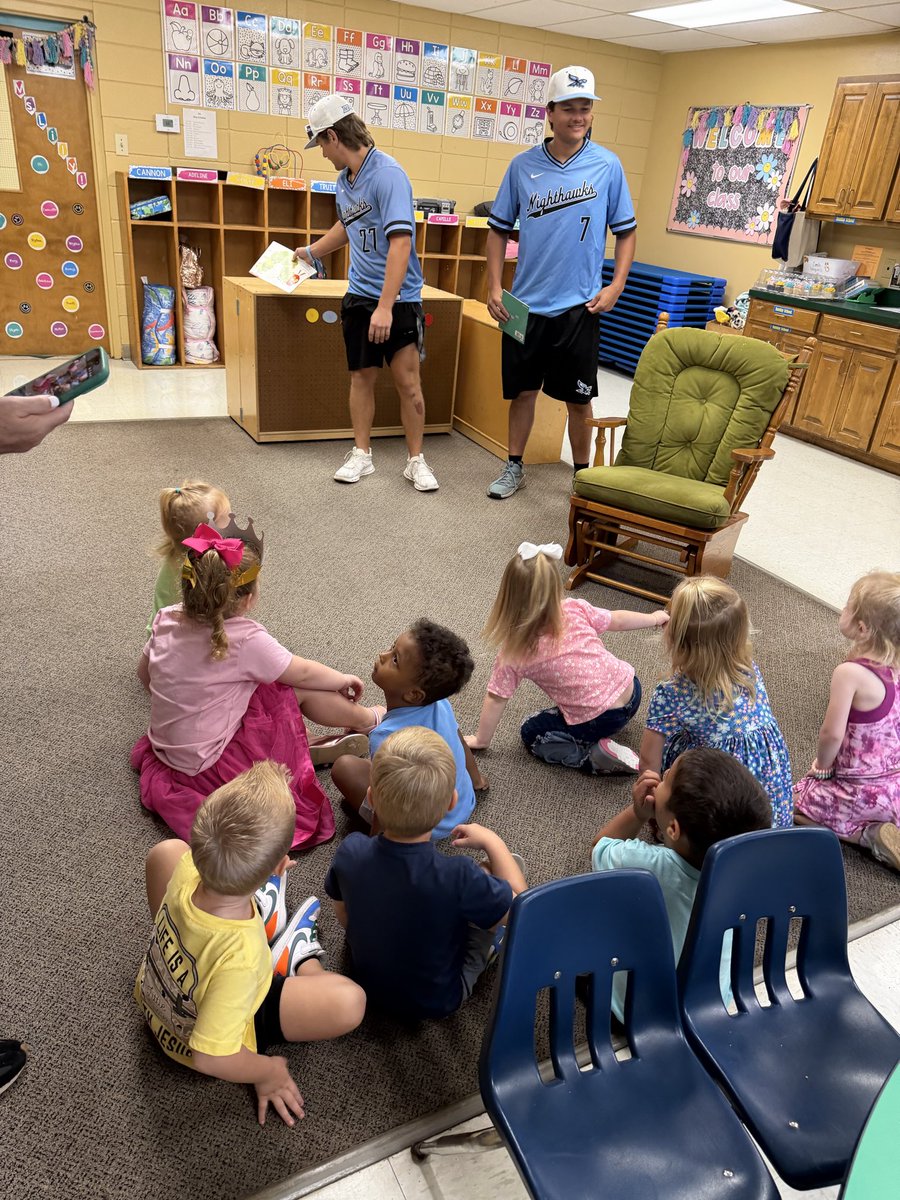 CoachBacon34's tweet photo. Spent this morning hanging out with some Garland County’s next generation @NPC_Nighthawks https://t.co/9vd37D6GAq