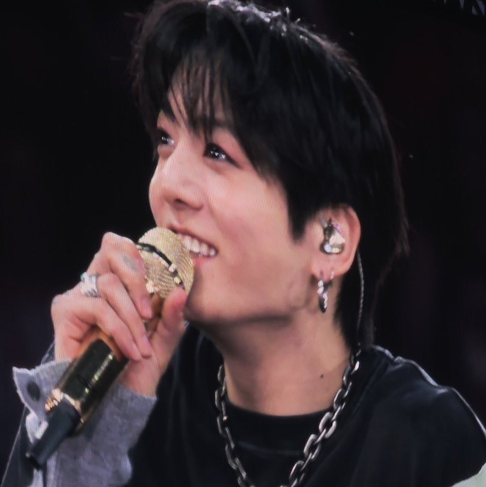 koonimies's tweet photo. happy birthday to the boy with all the stars in his eyes <3 https://t.co/rOGV29XOTN