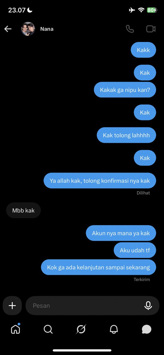 Slowrainly's tweet photo. Tukang tipu guys @naainaaaa_1 sampai aku pake acc lain buat mastiin kalau emg dia tukang tipu huhuhu #zonauang #penipuan https://t.co/lt4d359jxP