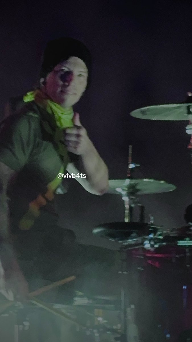 vivb4ts's tweet photo. LOOK AT THIS PHOTO OF JOSH DUN I GOT !!!!! https://t.co/bxxjrVPGm7