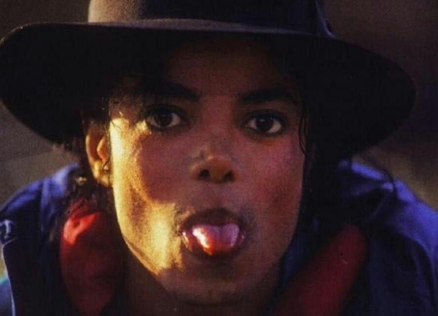 fansofjacksons's tweet photo. Michael + Winnie Pooh thread 🍯 ꙮ Ი︵𐑼 https://t.co/npk5uE5Ady