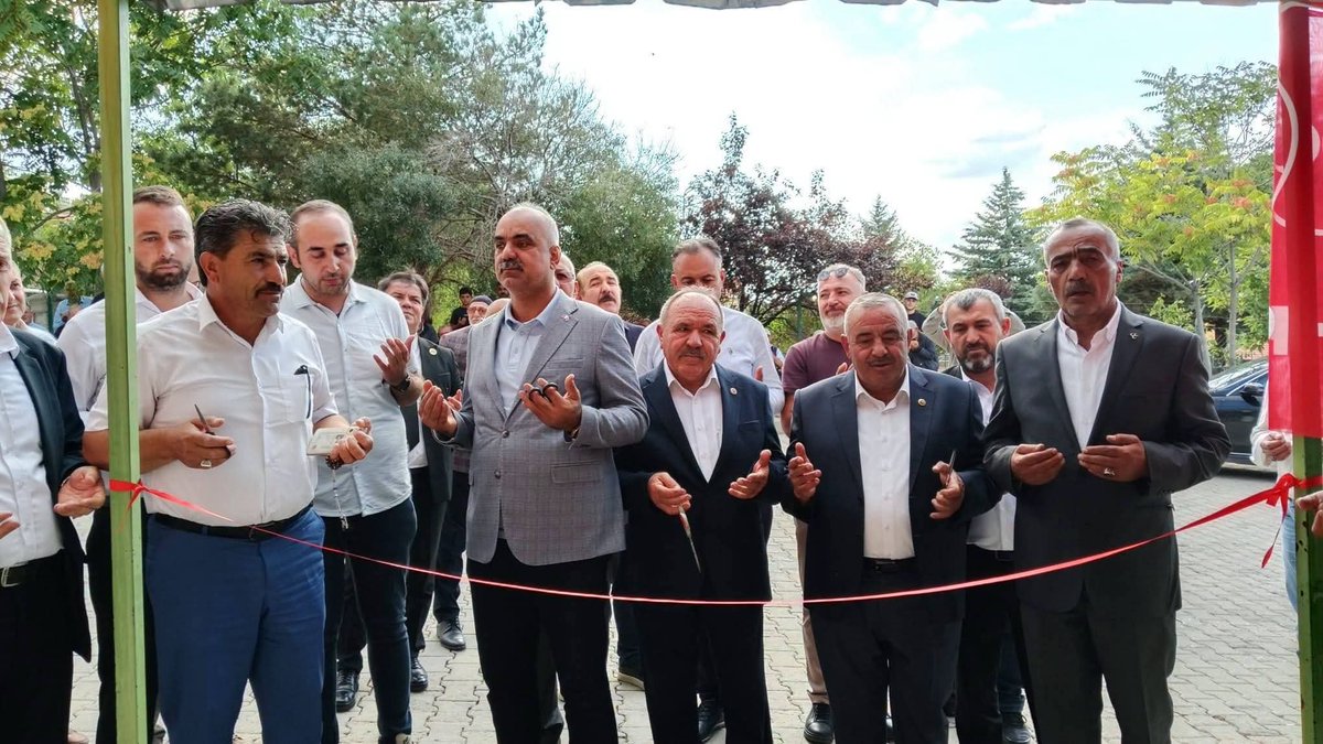 MHPGulagac_68's tweet photo. 📍Milliyetçi Hareket Partisi Gülağaç/Sofular Köyü Temsilciliği Açılışı;

İl Başkanımız Sayın Burhanettin KARATAŞ, İl Başkan Yardımcılarımız, Gülağaç İlçe Başkanımız Sayın Adnan BAŞBUĞ, Gülağaç Belediye Başkanımız Sayın Doğan BAŞBUĞ, Gülpınar Belediye Başkanımız Sayın Ersoy KARA, https://t.co/lMPhBTzVKC