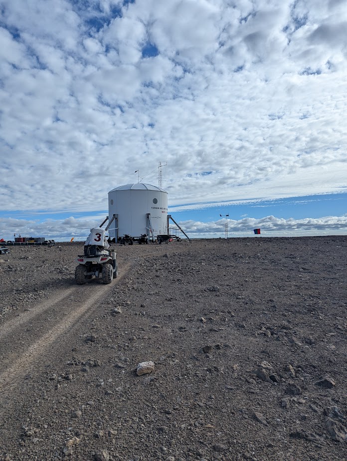 TheMarsSociety's tweet photo. How do you prepare for Mars? Try living in the Canadian Arctic. ❄️🔴 Join #RedPlanetLive Sept. 15 (5 pm PT) as two Crew 19 members share their experiences at the Flashline Mars Arctic Research Station on Devon Island. Bring your questions & sign up today! https://t.co/SaRjVO2isj https://t.co/jrh3UZmPtC