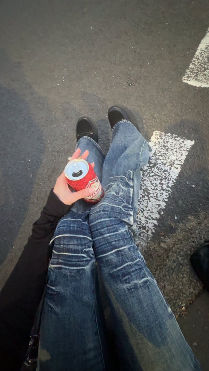 TSpunkert's tweet photo. lil cig and a beer✌️😛 https://t.co/4Tj5UDw6Es
