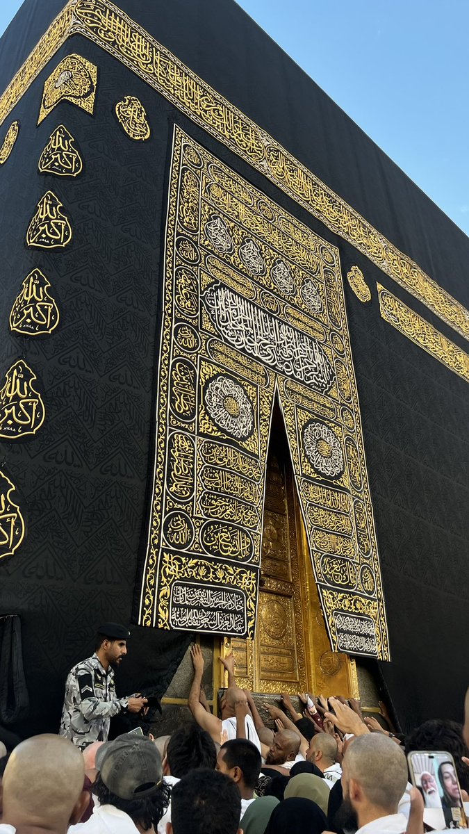 Teeba_saadi's tweet photo. يا قُرَّةَ العَيْنِ إنَّ العَينَ تَهْوَاكِ
فَما تَقَرُّ بِشَيء غير مَرآكِ 🤍. https://t.co/LjT5ePYvOw