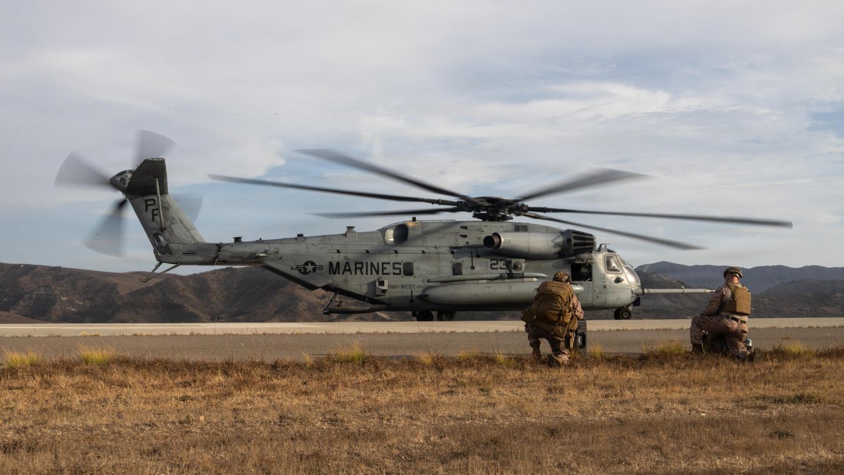 USMC's tweet photo. #Marines assigned to the 13th Marine Expeditionary Unit take part in routine Forward Arming and Refueling Point training at @MCIWPendletonCA.

The 13th MEU and the Makin Island Amphibious Ready Group are underway and conducting routine operations in the U.S. 3rd Fleet area of operations to enhance their combined @USNavy-#MarineCorps readiness and lethality.

#USMC #Military #BlueGreenTeam