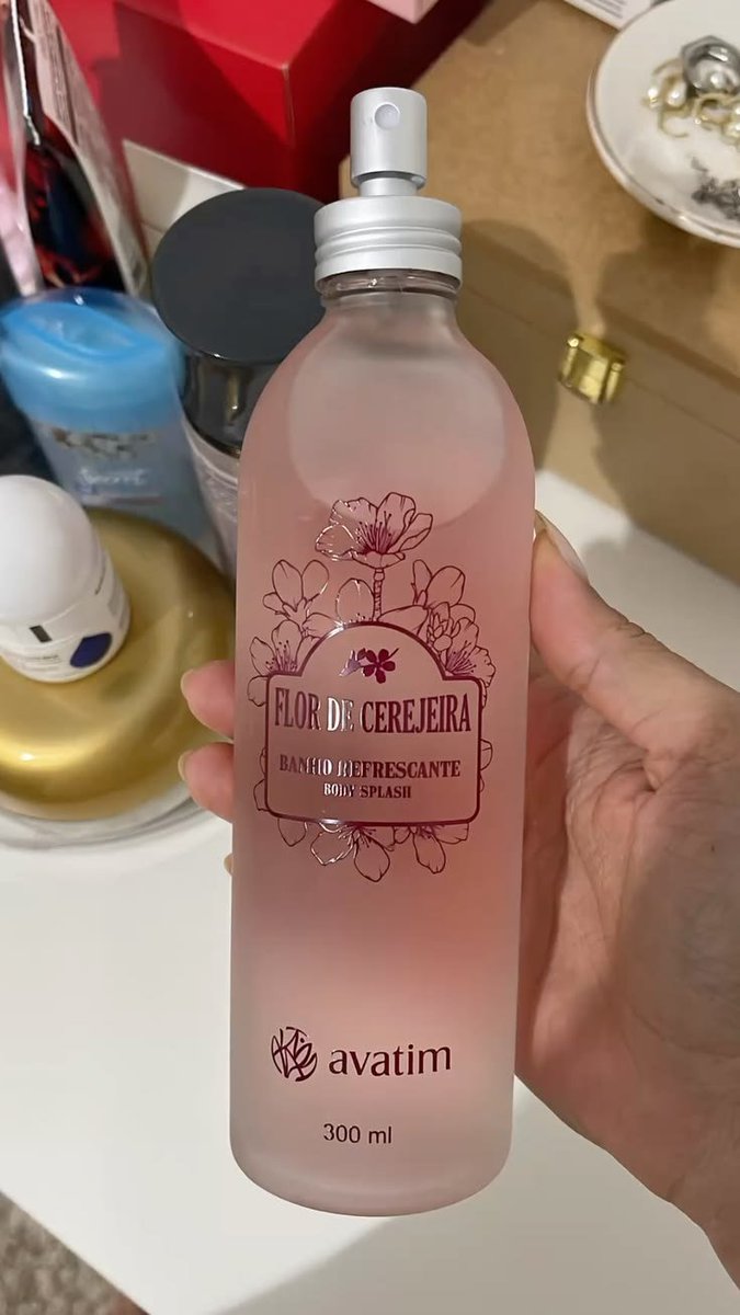 dailydaraf's tweet photo. o Body Splash da Avatim é MUITO cheiroso, aquele tipo de cheiro que faz alguém perguntar: “o que você tá usando?” https://t.co/ziD9B2tsu0