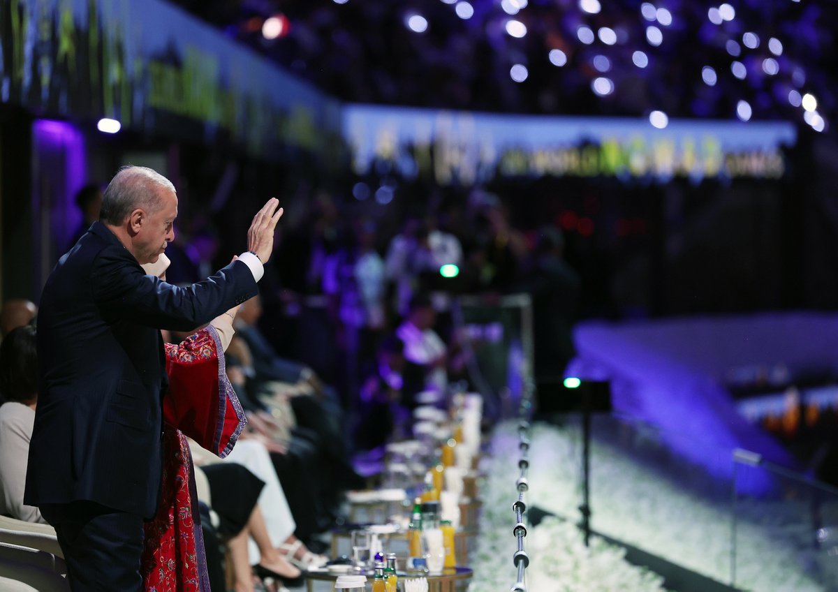 Akparti's tweet photo. Cumhurbaşkanımız Sayın Recep Tayyip Erdoğan, Kırgızistan'daki Bişkek Arena Stadyumu'nda düzenlenen Dünya Göçebe Oyunları Açılış Töreni'ne katıldı. https://t.co/DyfcusW6ev