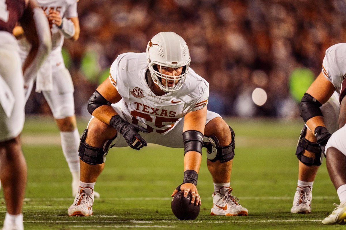 JoshTaylorFB's tweet photo. Another Center I’m keeping a close eye on is Jake Majors. Had a really solid showing this preseason for the Eagles, but the numbers weren’t in his favors. The #Commanders showed a lot of interest in him during the NFL Draft process. https://t.co/DOseSclS3y