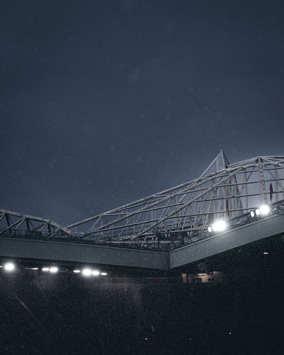 _iYasser99's tweet photo. Old Trafford under the rain 🌧️❤️
#MUNIPS #MUFC https://t.co/L3QNF0MlR5