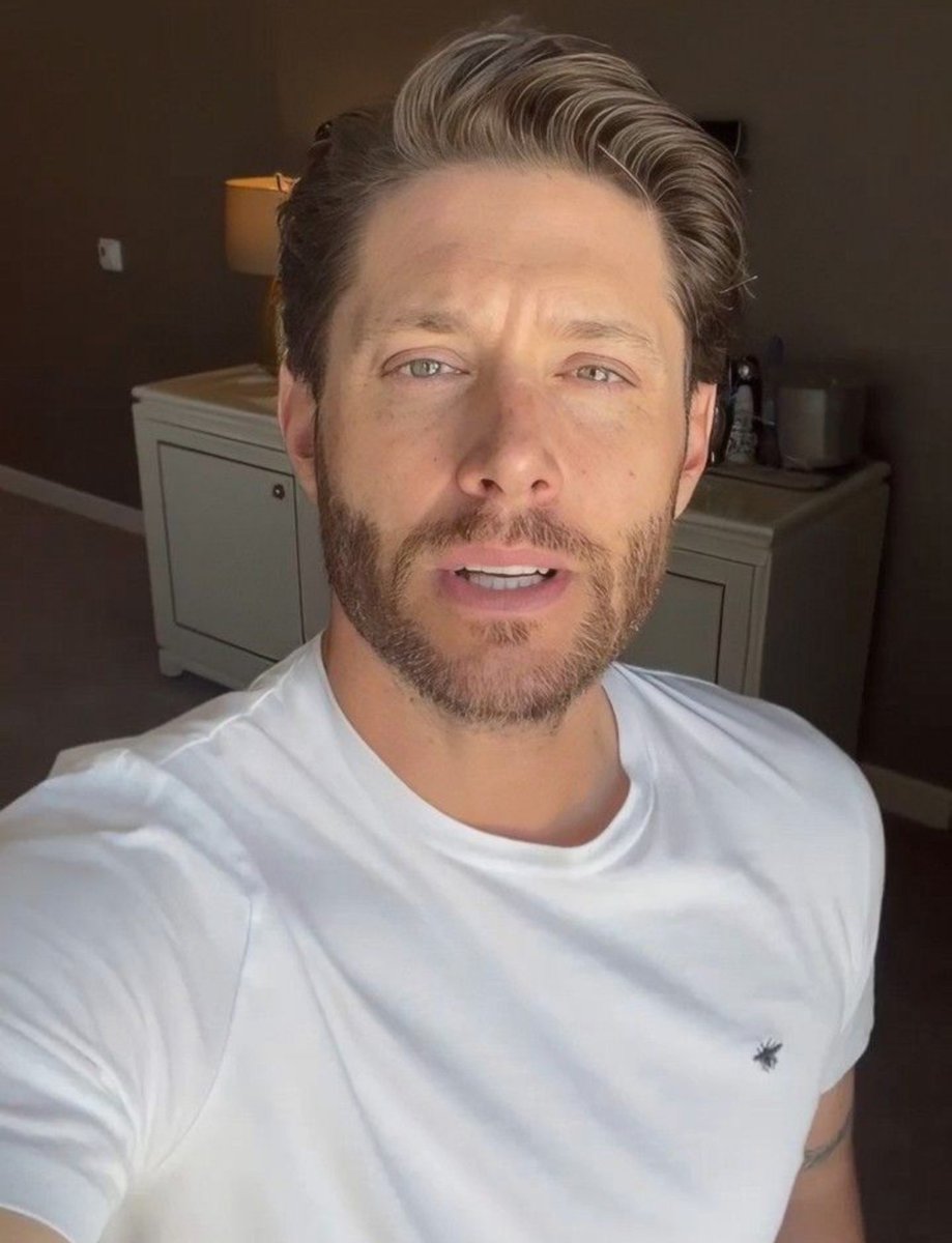 lyrevia's tweet photo. how can a man age like THIS https://t.co/xxdO8Meb6T