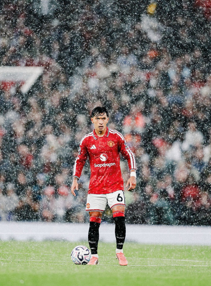 _iYasser99's tweet photo. Lisandro Martinez
#MUNIPS #MUFC https://t.co/JtT3jm39P7