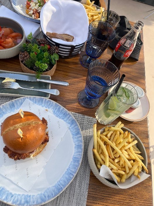 merysvault's tweet photo. I just received Lunch from Anonymous via Throne. You’re so welcome! https://t.co/Uzkcj5kb4v #Wishlist #Throne https://t.co/x6A3AiRGgu