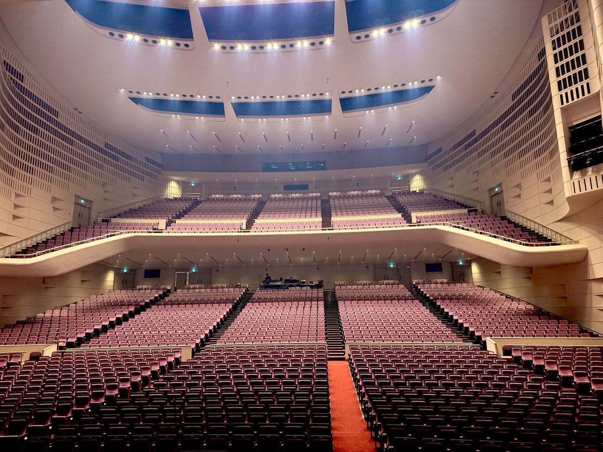 ishinariguitar's tweet photo. #スキマスイッチ 大宮公演‼️
今日も熱かった❣️
長年の仲間達との音遊びはより一層密になっていきます🎶
ギターソロでの松室くんの乱入、初め気付かなくてビックリした😂‼️
メッチャ盛り上がりましたね〜🙌😆 https://t.co/M9BUA7cQHr