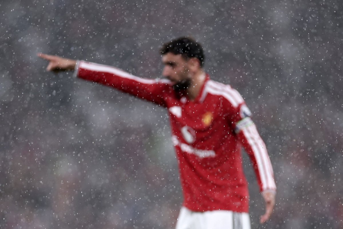 _iYasser99's tweet photo. Bruno Fernandes 🌧️
#MUNIPS #MUFC https://t.co/jueQWcNort