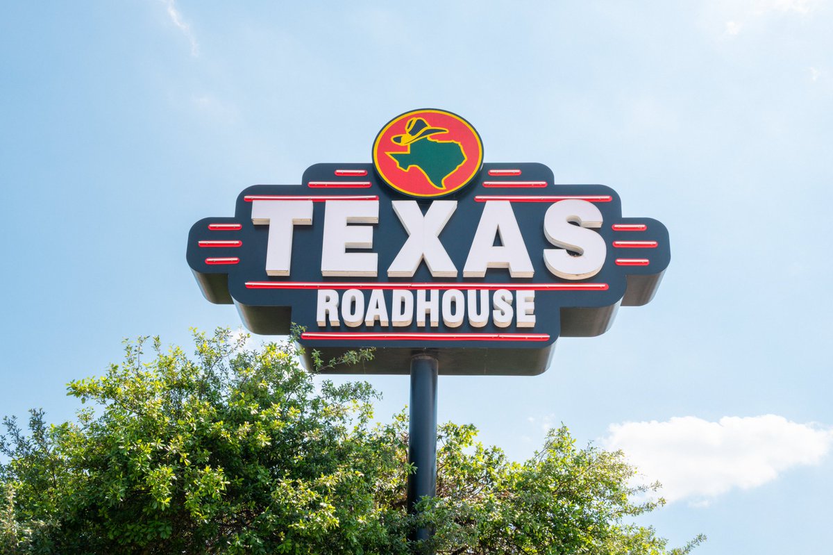 Popstargram's tweet photo. Eeeyuck! 🤢 Texas Roadhouse addresses viral post claiming white employees are tampering with Black diners' food: https://t.co/NzA96LSaUs…

https://t.co/CfaKCUymrm https://t.co/SA570Bl6ig