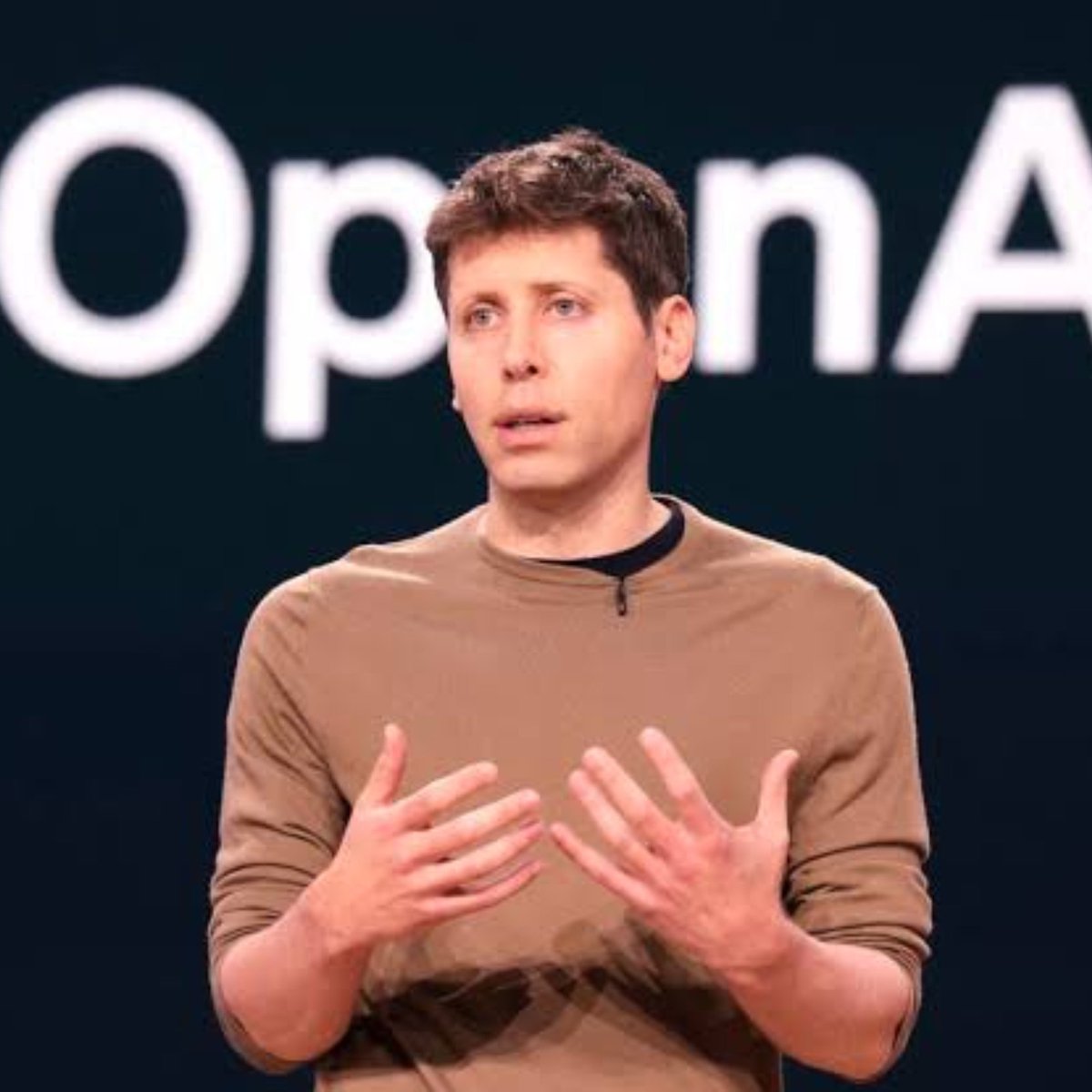 LoLTechie's tweet photo. 🚨OpenAI is reportedly buying thousands of Apple Mac minis to train AI agents. 🍎🤖

Apple’s Unified Memory could make Macs useful for specialised AI workloads.

Mac mini entering the AI race! 👀

#OpenAI #Apple #MacMini #AI https://t.co/XG1liqR0nY