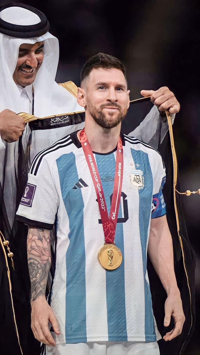 id_R11's tweet photo. وداعا ي اعظم لاعب ف التاريخ 
وداعا ي اعظم من مارس كرة القدم 
وداعا ي ملك اللعبه 💔

#ميسي 
#messi https://t.co/6GuwvfiTpK