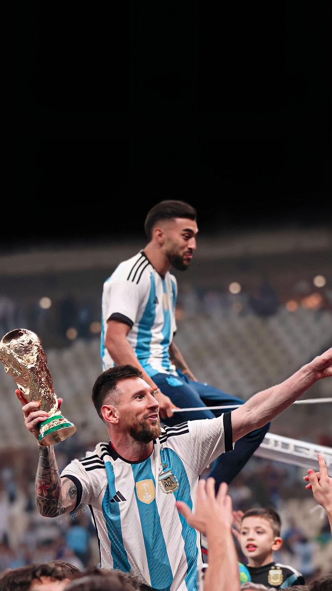 id_R11's tweet photo. وداعا ي اعظم لاعب ف التاريخ 
وداعا ي اعظم من مارس كرة القدم 
وداعا ي ملك اللعبه 💔

#ميسي 
#messi https://t.co/6GuwvfiTpK