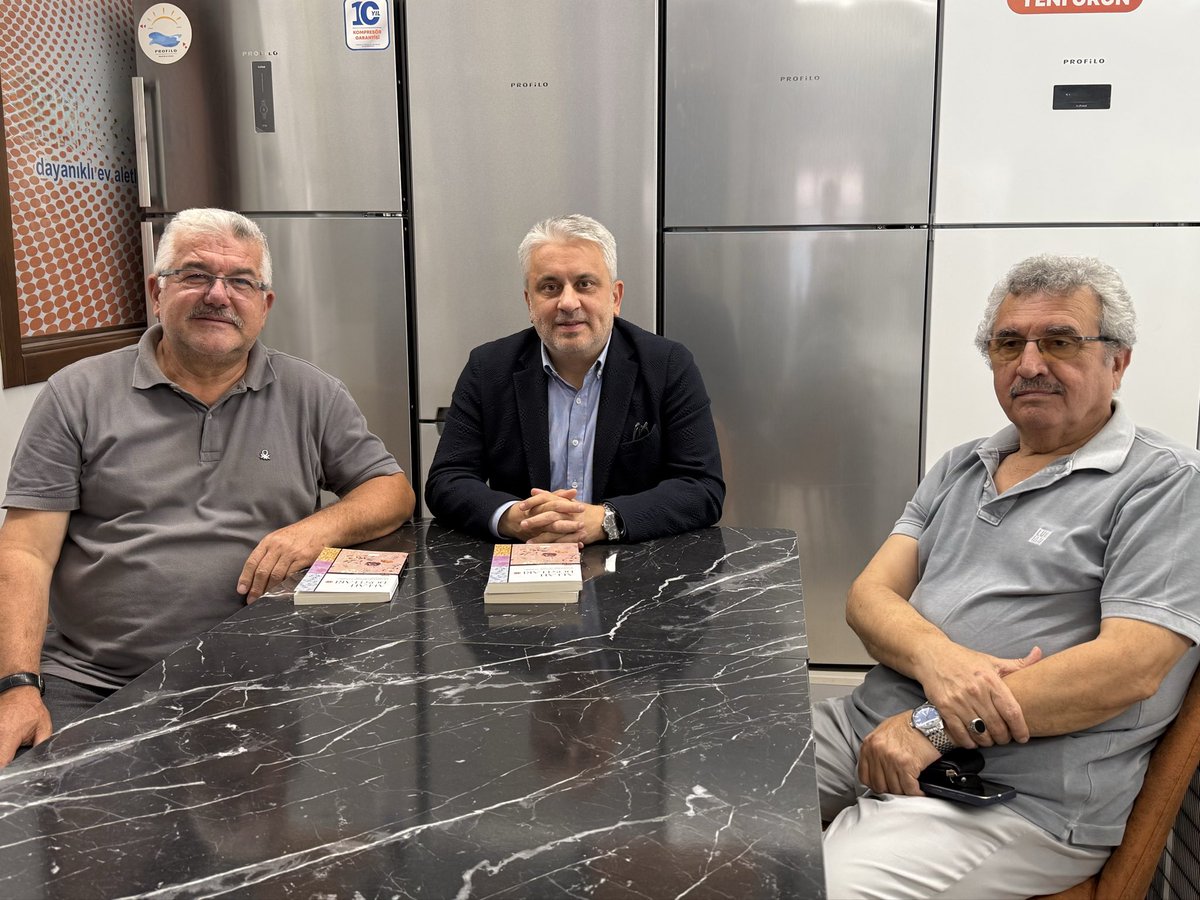 ayhan_salman's tweet photo. Önceki dönem AK Parti İnegöl İlçe Başkanlarımız Sayın Adem Demirel ve Sayın Mustafa Ersan’ı ziyaret ettik.

Cumhurbaşkanımız Sayın Recep Tayyip Erdoğan’ın güçlü liderliğinde; dünden bugüne aynı dava, aynı inanç ve aynı kararlılıkla bir ve beraber yol yürümeye devam ediyoruz.

Kıymetli Başkanlarımıza nazik misafirperverlikleri için teşekkür ediyorum.