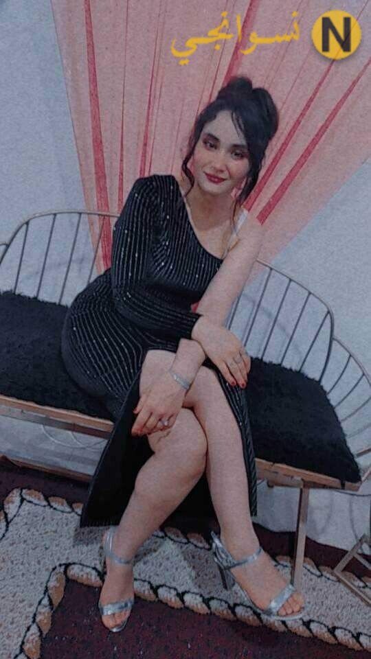 Hayyomaaaa's tweet photo. اية رايكو فى لبس ماما واختى فى الفرح انا قولت لماما تغطى شعرها مينفعش كدا قالتلى واختك فخادها دى عادى قولتله انها لسه صغيرة اية المشكله🤔🔥🔥؟؟ https://t.co/ufXg8nQ5zb