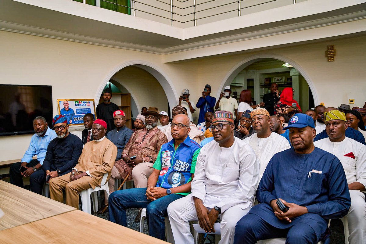 EstherUmoh10's tweet photo. As the campaigns begin, the presidential candidate of the NDC, H.E. Peter Obi, and the vice presidential candidate, Engr. Rabiu Musa Kwankwaso, met with some of the NDC’s gubernatorial, senatorial and other candidates today at the Obidient Movement Headquarters. https://t.co/DFfubGDRt3