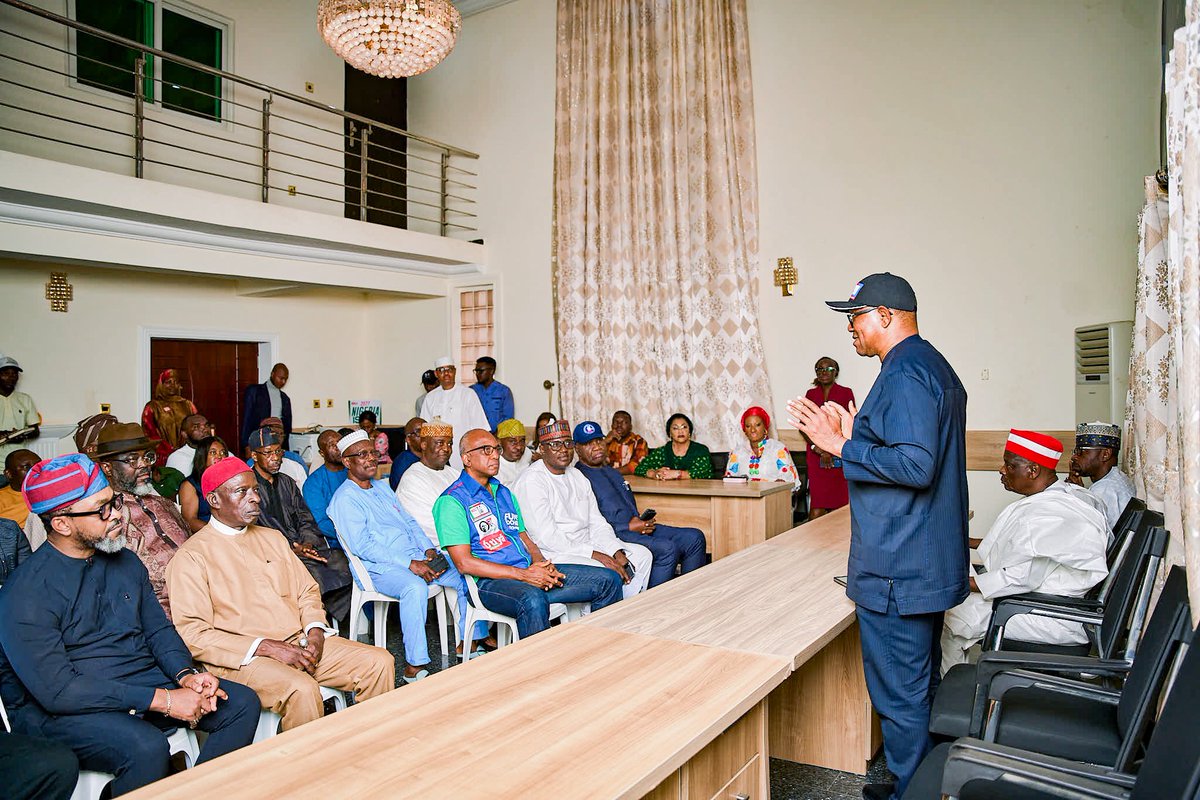 EstherUmoh10's tweet photo. As the campaigns begin, the presidential candidate of the NDC, H.E. Peter Obi, and the vice presidential candidate, Engr. Rabiu Musa Kwankwaso, met with some of the NDC’s gubernatorial, senatorial and other candidates today at the Obidient Movement Headquarters. https://t.co/DFfubGDRt3