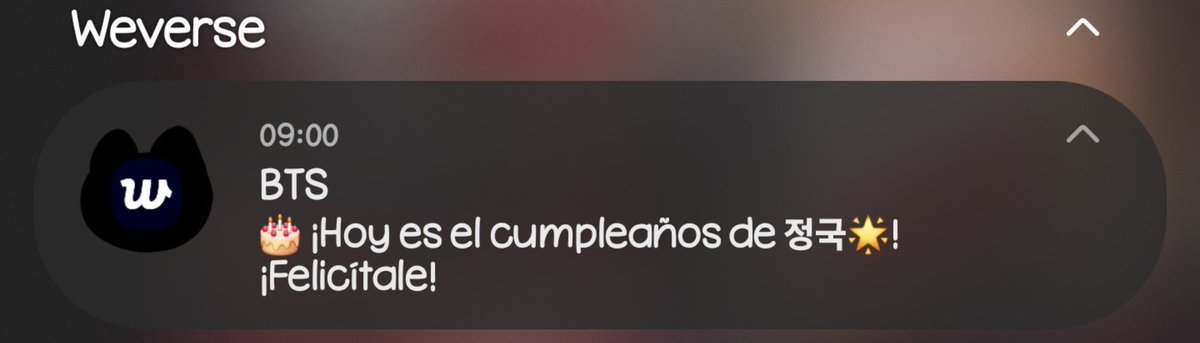 goldenrpwp's tweet photo. Si, ahorita le marcó por teléfono.  A mi compadre el Jungkook. https://t.co/2HHMYEaSjp
