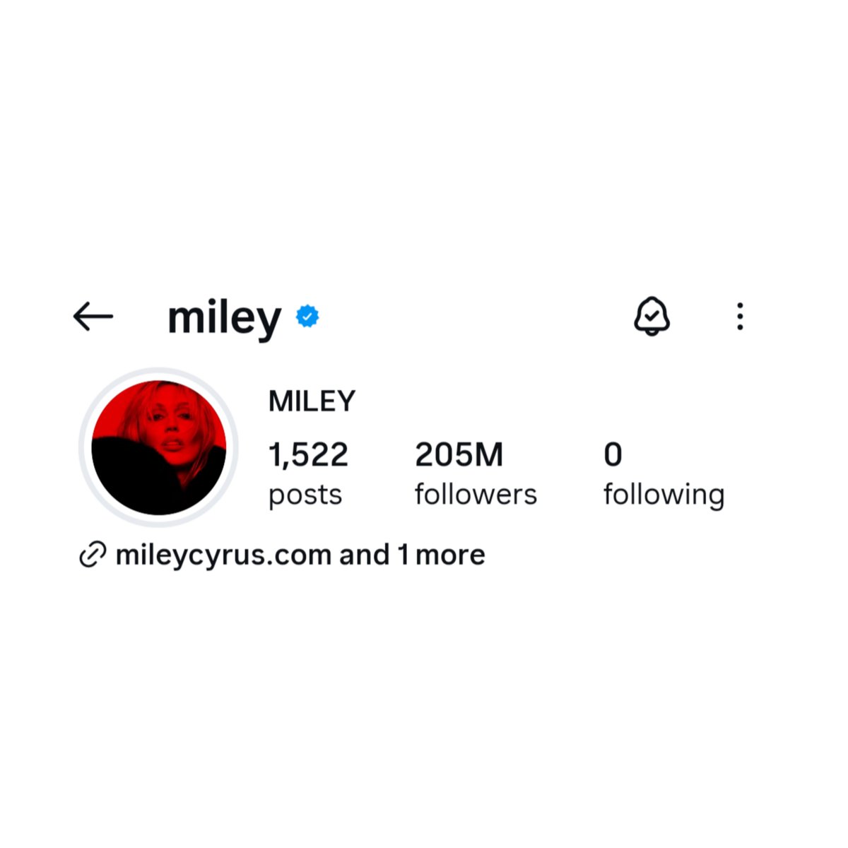 MileyCyrusBz's tweet photo. MILEY has officially removed Cyrus from her name and now shares last name with Zendaya, Beyoncé &amp; Adele. https://t.co/NovPuevwxe