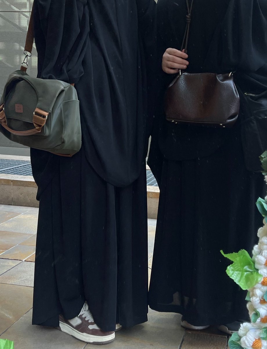 eslyyss's tweet photo. istanbula yeni evli arkadaşıma gittim hayat bu aga yaa https://t.co/9qRxtnP4f3