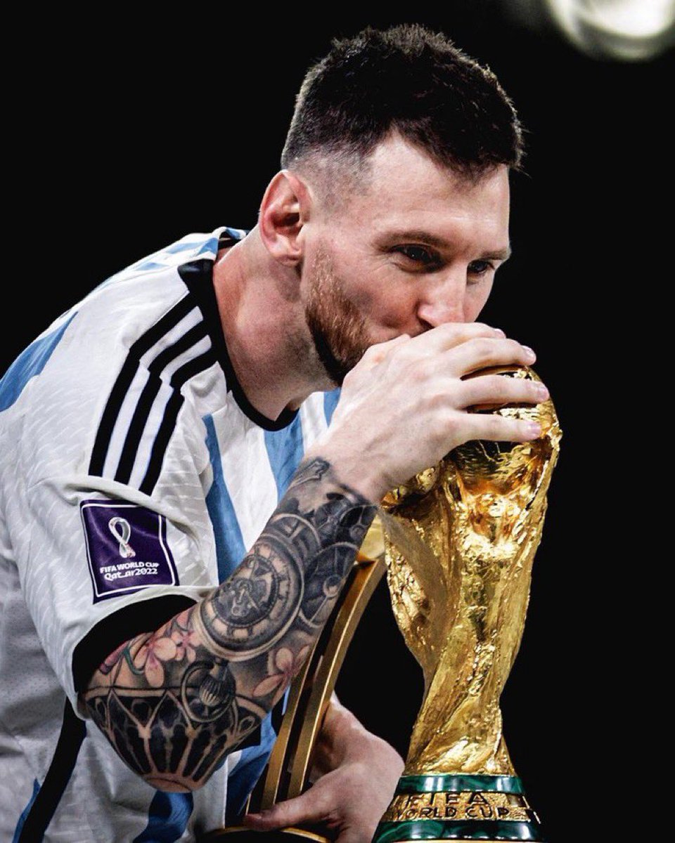 sloomymax's tweet photo. وداعا ..💔✨

#Argentine 
#ليونيل_ميسي 
#LionelMessi💔 https://t.co/UjFIwIQwj2