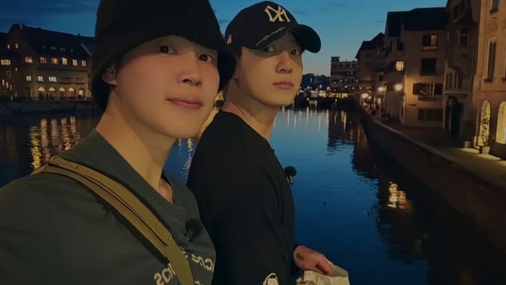 pjmjar's tweet photo. happy birthday, jungkook https://t.co/QHQ2utk7PC